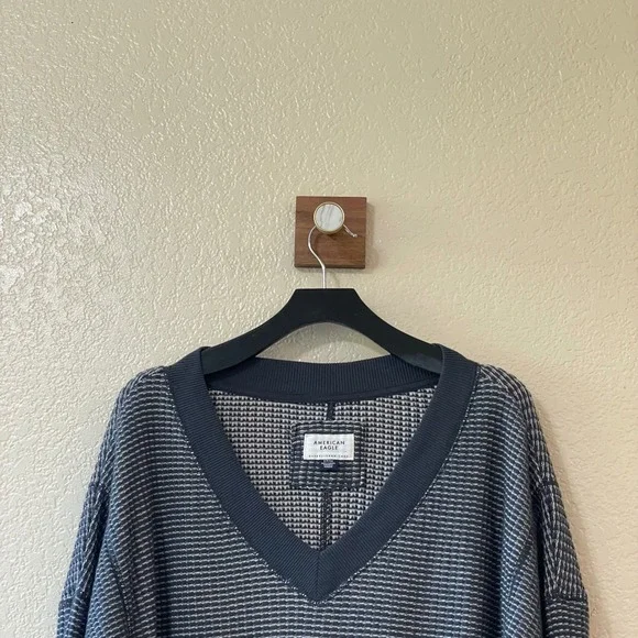 American Eagle Outfitters Big Hug V-Neck Waffle‎ Knit Sweatshirt Oversized Sz S - Picture 3 of 10